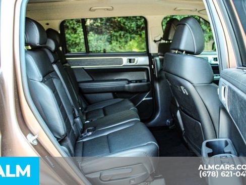 Used 2024 Hyundai Santa Fe Limited FWD image 17