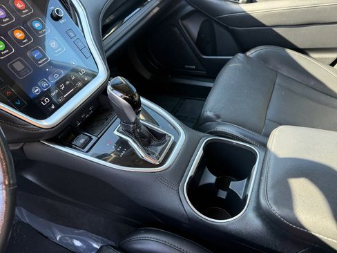 Used 2021 Subaru Outback Limited image 13