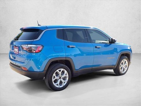 Used 2024 Jeep Compass Sport AWD/4WD image 4
