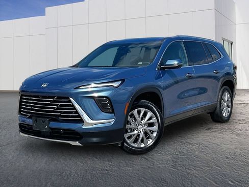 Used 2025 Buick Enclave Preferred AWD/4WD image 1