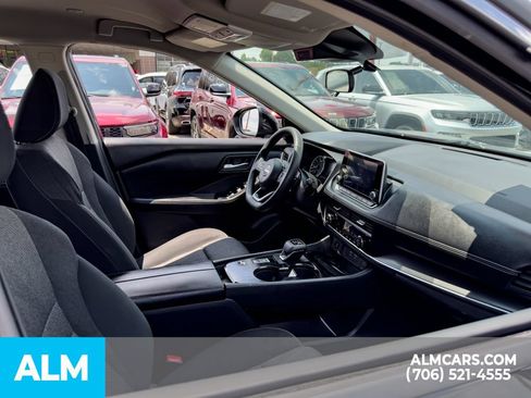 Used 2024 Nissan Rogue SV FWD image 10