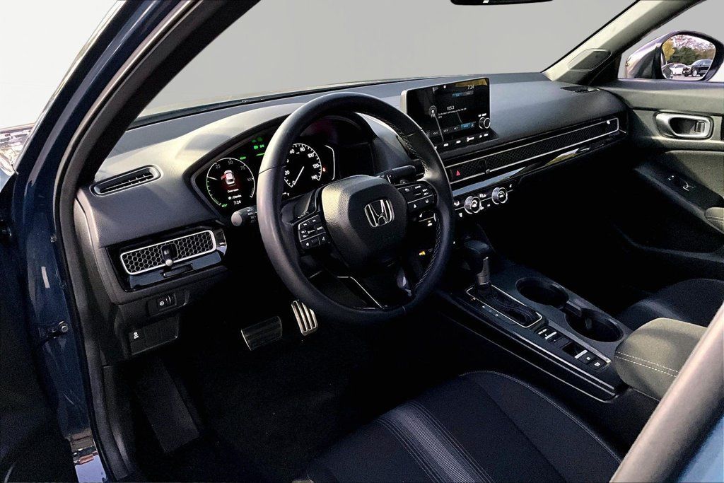 Used 2025 Honda Civic Sport image 14