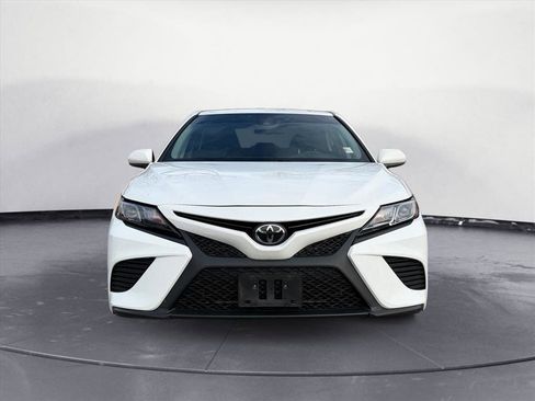 Used 2020 Toyota Camry SE image 9