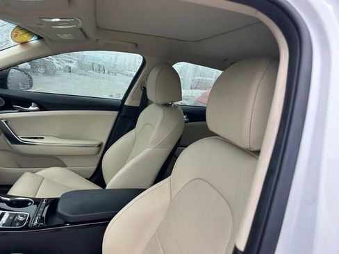 Used 2023 Kia Stinger GT-Line w/ Sun & Sound Package AWD/4WD image 12