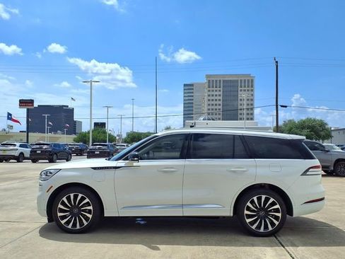 Certified 2023 Lincoln Aviator Black Label Grand Touring w/ Class IV Trailer Tow Package AWD/4WD image 24
