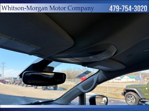 Used 2023 Chrysler Voyager LX image 33