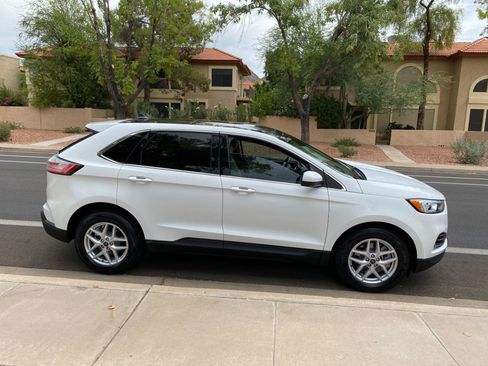 Used 2021 Ford Edge SEL w/ Convenience Package FWD image 4