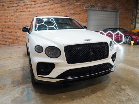 Used 2022 Bentley Bentayga AWD/4WD image 4