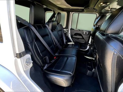 Used 2022 Jeep Wrangler Unlimited Sahara w/ Cold Weather Group AWD/4WD image 25