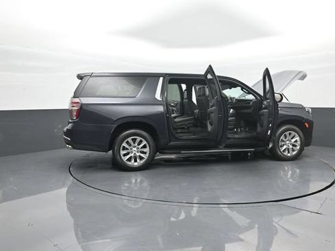 Used 2023 Chevrolet Suburban Premier AWD/4WD image 34
