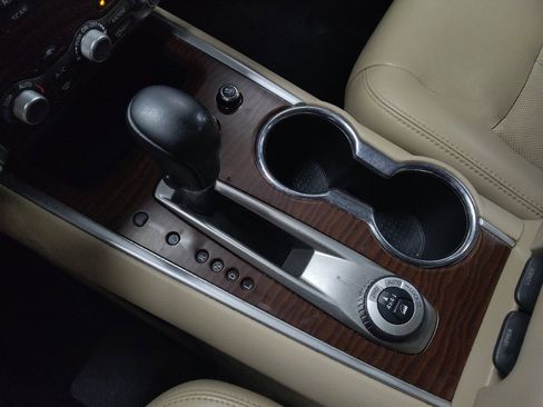 Used 2017 Nissan Pathfinder Platinum image 26