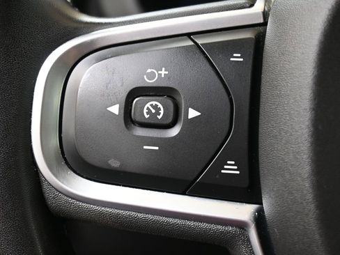 Certified 2023 Volvo XC60 B5 Core image 24