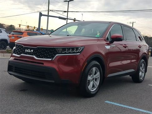 Used 2022 Kia Sorento LX image 7