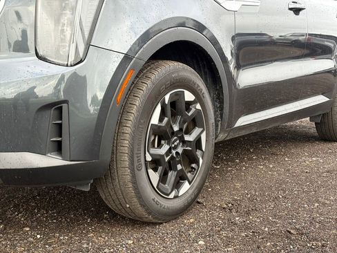 Certified 2024 Kia Sorento S image 9