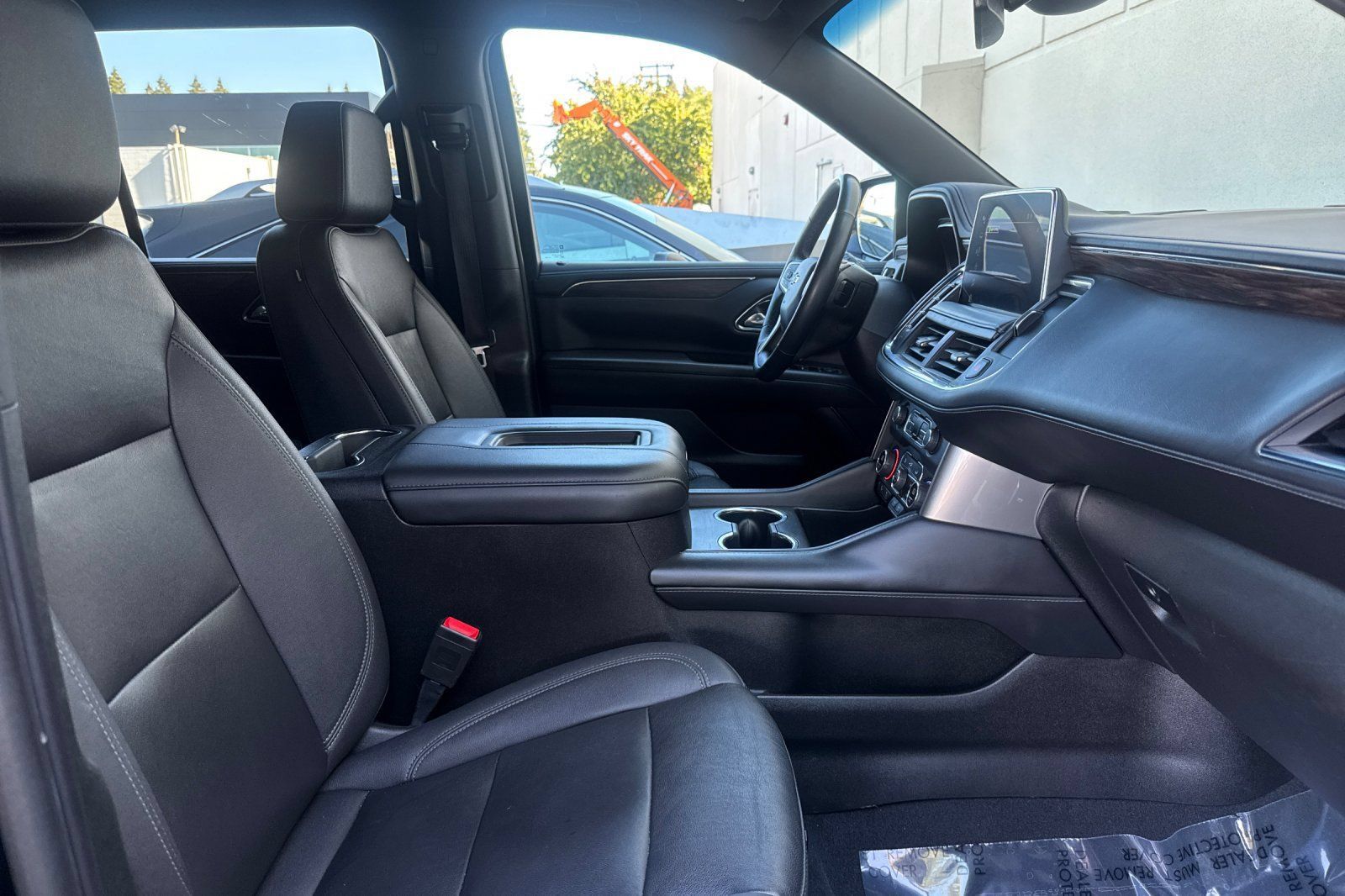 Used 2023 Chevrolet Tahoe LT w/ Luxury Package AWD/4WD image 17