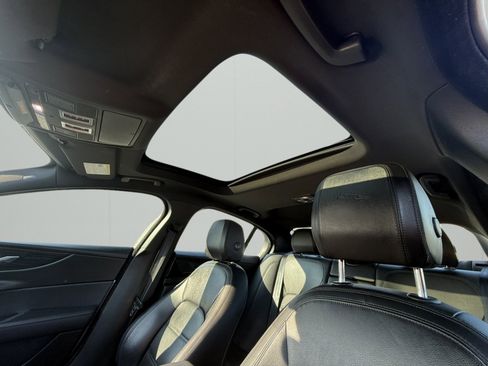 Used 2020 Jaguar XE S image 23