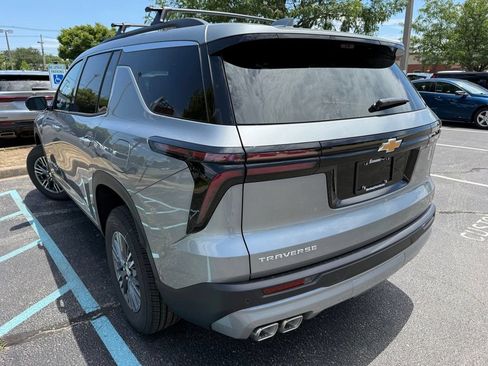 New 2026 Chevrolet Traverse LT w/ Enhanced Driving Package FWD image 4