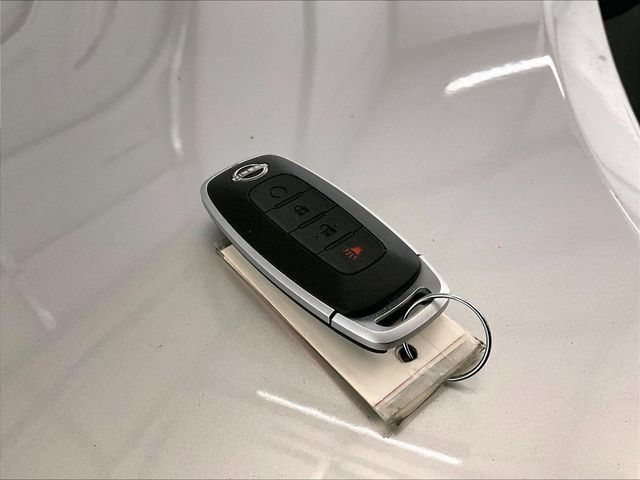 Used 2023 Nissan Rogue SV AWD/4WD image 9