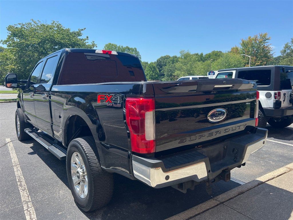 Used 2019 Ford F350 Lariat w/ Lariat Ultimate Package AWD/4WD image 3