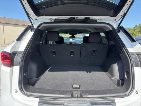 Used 2025 Chevrolet Blazer LT FWD image 27