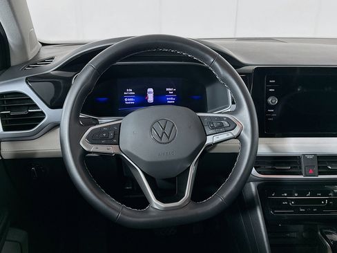 Used 2025 Volkswagen Taos SE image 18