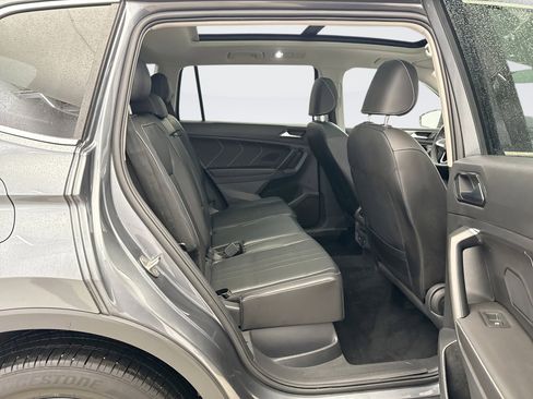 Used 2022 Volkswagen Tiguan SE image 17