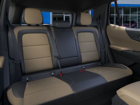 New 2026 Chevrolet Equinox ACTIV w/ Convenience Package III image 18