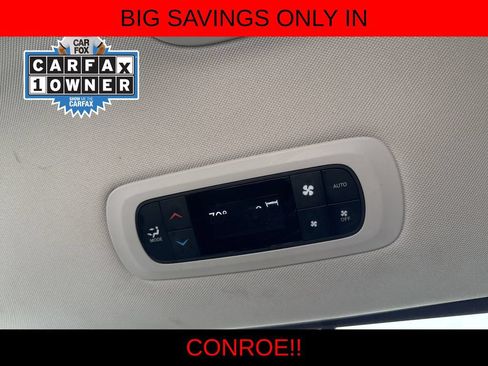 Used 2024 Chrysler Pacifica Touring-L FWD image 27