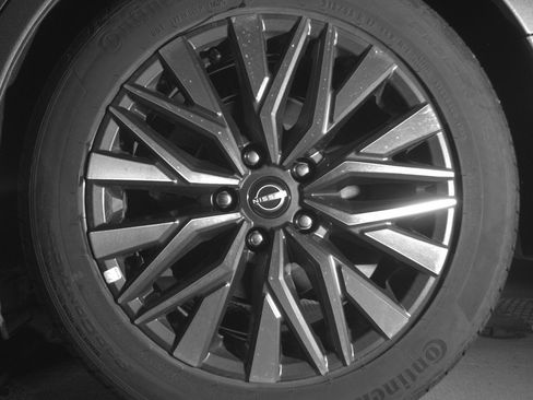 Used 2025 Nissan Altima 2.5 SV FWD image 14