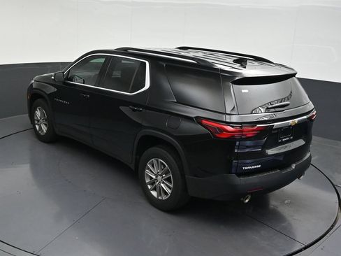 Used 2023 Chevrolet Traverse LT FWD image 18