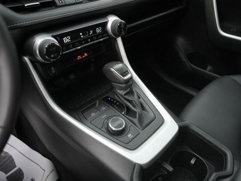 Used 2023 Toyota RAV4 XLE Premium image 28