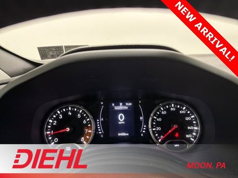 Used 2018 Jeep Renegade Latitude w/ Cold Weather Group image 25