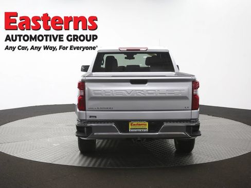 Used 2022 Chevrolet Silverado 1500 LT AWD/4WD image 39
