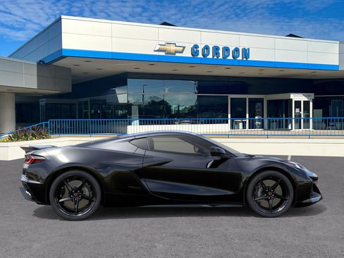 New 2025 Chevrolet Corvette E-Ray image 5