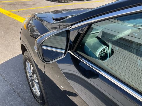 Used 2017 Nissan Murano SV image 33