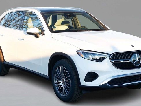 Used 2026 Mercedes-Benz GLC 300 4MATIC image 3
