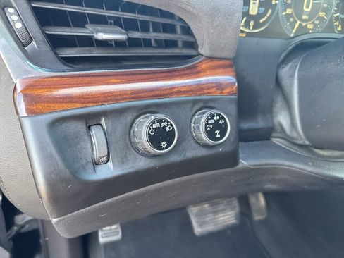 Used 2015 Cadillac Escalade ESV Luxury AWD/4WD image 13