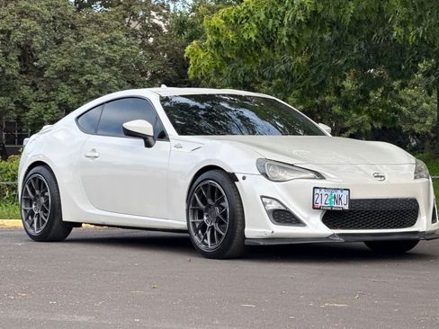 Used 2013 Scion FR-S RWD image 9