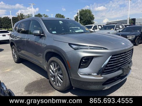 Used 2025 Buick Enclave Preferred AWD/4WD image 1