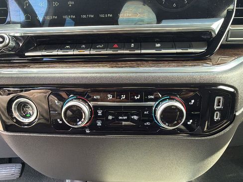 Used 2023 GMC Sierra 1500 Elevation image 21