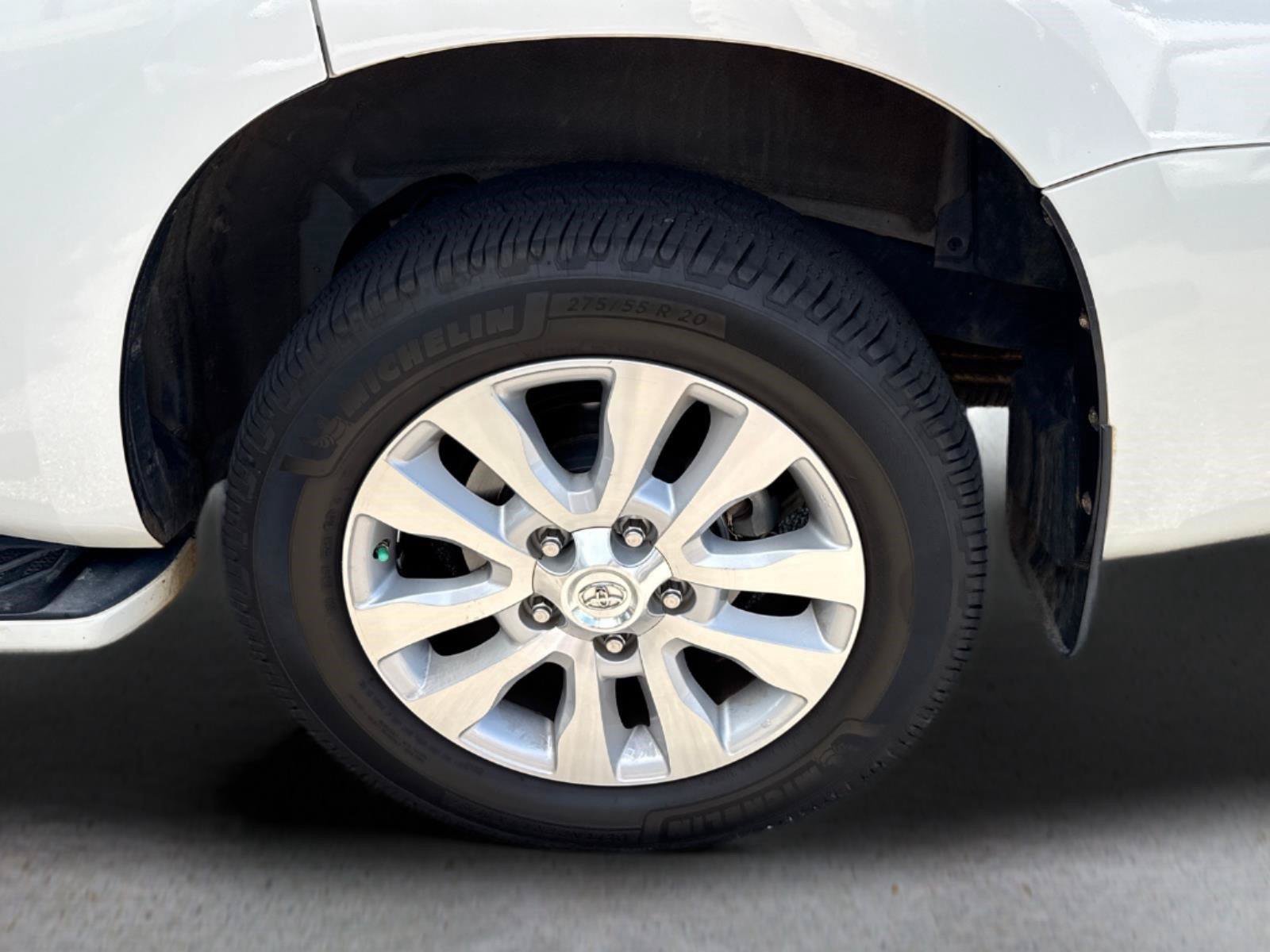 Used 2018 Toyota Sequoia Platinum AWD/4WD image 6