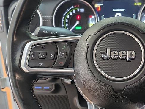Used 2022 Jeep Wrangler Unlimited Sahara image 29
