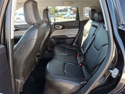 Used 2022 Jeep Compass Limited image 10