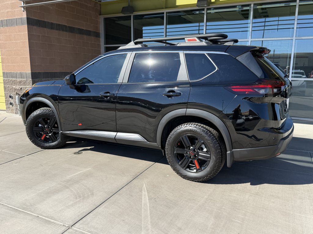 Used 2026 Nissan Rogue SV AWD/4WD image 5