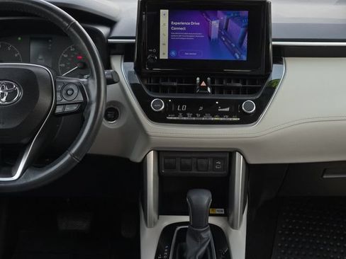 Certified 2023 Toyota Corolla Cross LE AWD/4WD image 19