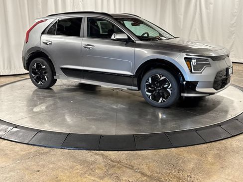 New 2026 Kia Niro Wind w/ Wind Preserve Package FWD image 9