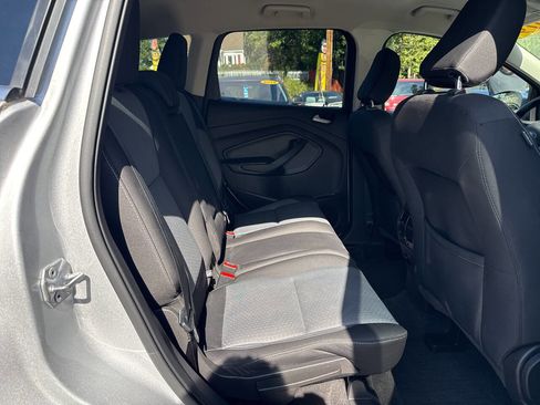 Used 2019 Ford Escape SE image 15