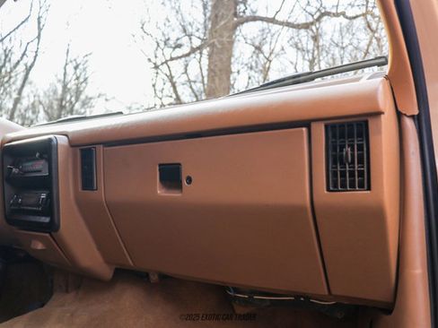 Used 1990 Ford Bronco Custom image 40
