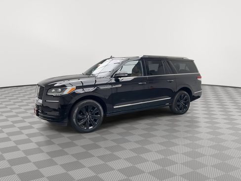Used 2024 Lincoln Navigator L Reserve w/ Equipment Group 201A image 40