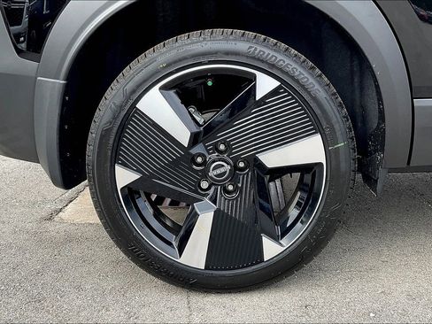 New 2026 Nissan Kicks SR image 18